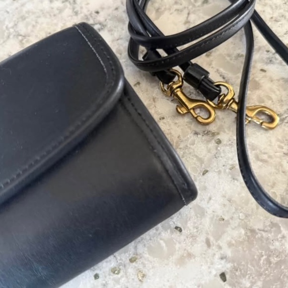 Vintage COACH Black Leather Swing Wallet - Picture 2 of 5